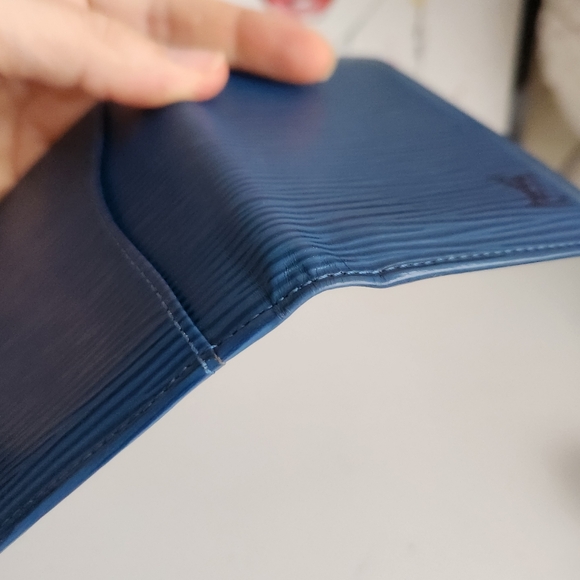 LOUIS VUITTON Blue Epi Card Holder Pocket Organizer - Picture 10 of 10
